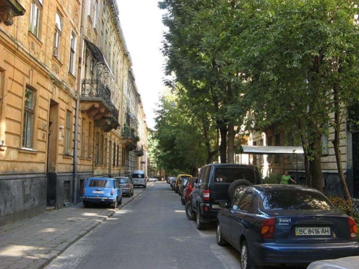 Львовский Дворик Lviv Bagian luar foto